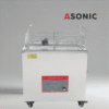 ASONIC-IND-400-2 Sistemi ultrasonik ASONIC IND-400 që ofron rezultate të qëndrueshme për komponentë industrialë dhe instrumente laboratorike. BANJA ULTRASONIKE ASONIC IND-400 e qëndrueshme, e përsosur për punëtori të vogla deri mesatare dhe pastrim preciz. Pastruesi ultrasonik ASONIC IND-400 i ndërtuar për profesionistët që kanë nevojë për pastrim të besueshëm të sendeve me madhësi mesatare.