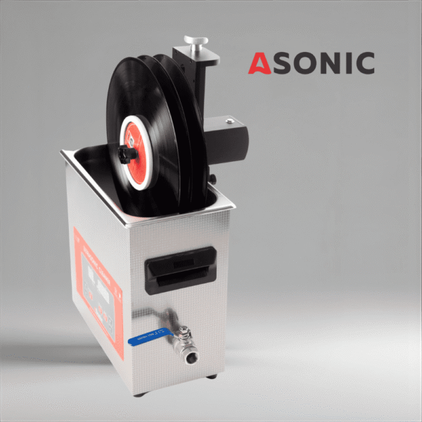 Pastrues vinili ASONIC për 5 disqe – Vetëm aksesor Solucion ultrasonik ASONIC Vinyl Cleaner-05, i projektuar për pastrim të sigurt dhe efektiv të deri në 5 pllakash vinili.